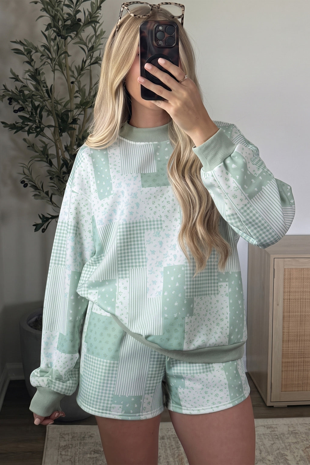 Green Patchwork Floral Print Drop Shoulder Baggy Pullover Drawstring Shorts Set