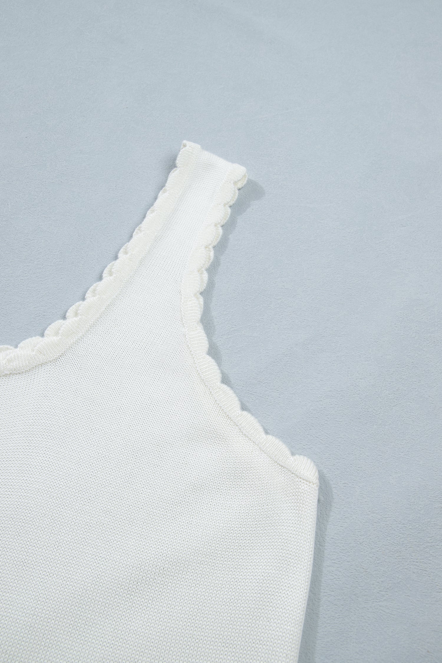 White Plus Size Floral Print Scalloped Trim Square Neck Sweater Vest