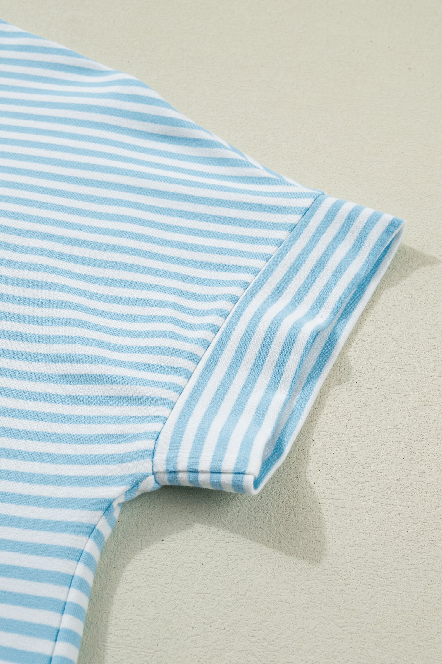 Green Stripe Cuffed Sleeve Contrast Mock Neck Tee Casual 2pcs Short Set