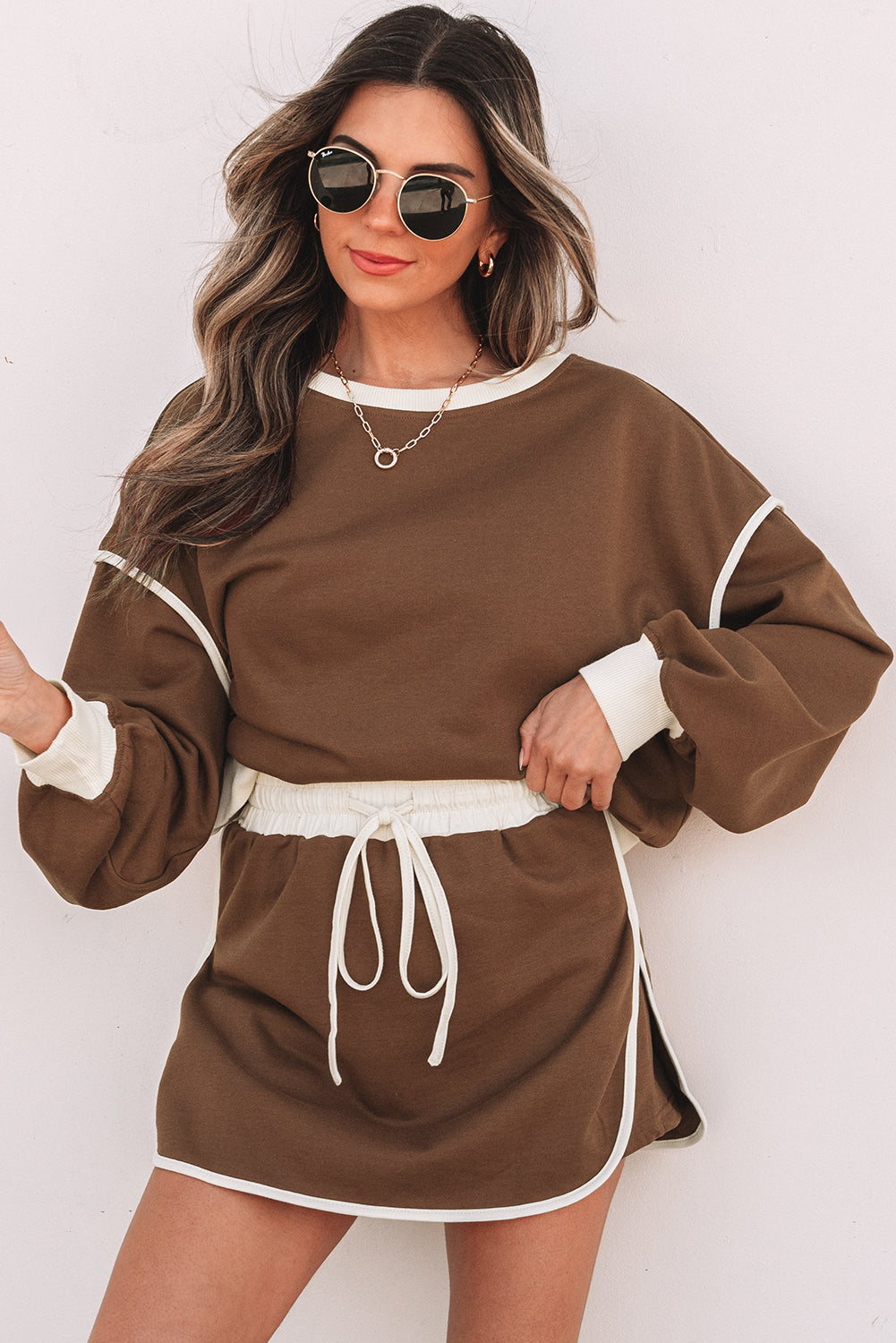 Rose Red Color Contrast Loose Pullover and Lace-up Waist Skort Set