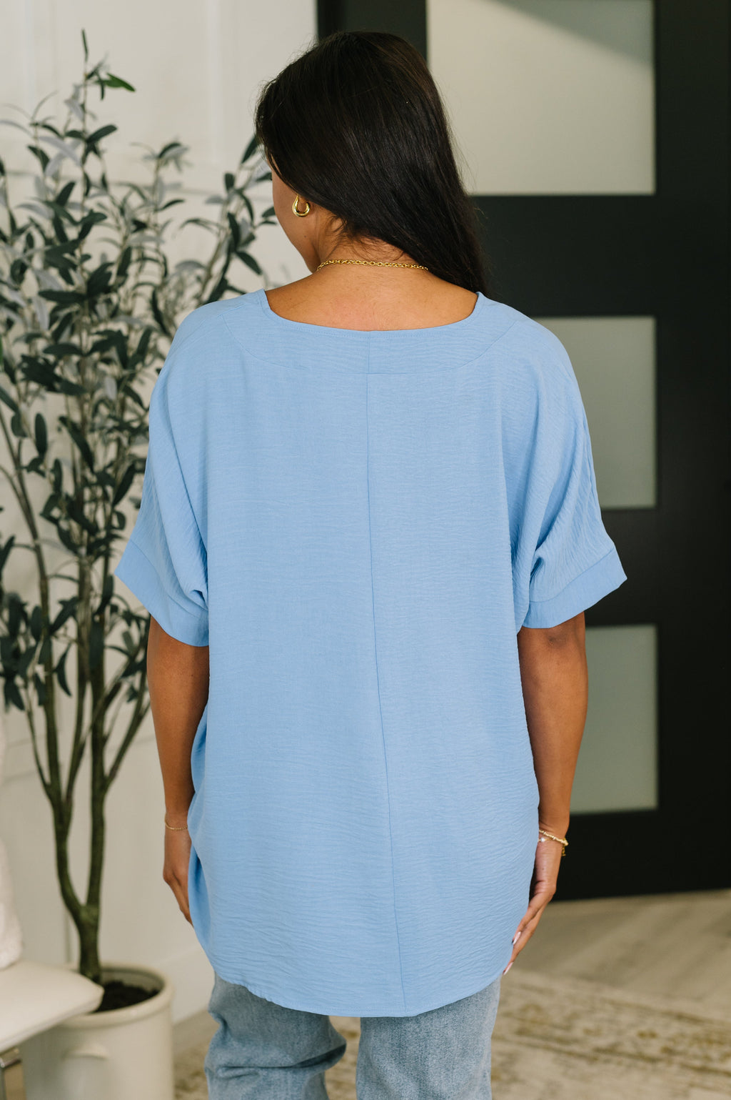 Counter Part Crinkle Woven V-Neck Top in Cornflower Blue