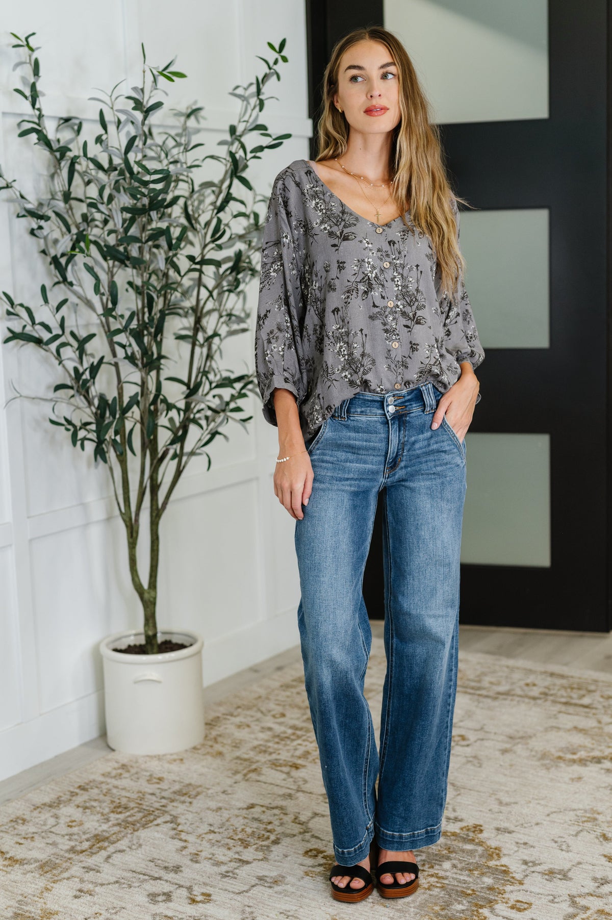 Falling in Deep Crinkle Woven Blouse Dune Grey