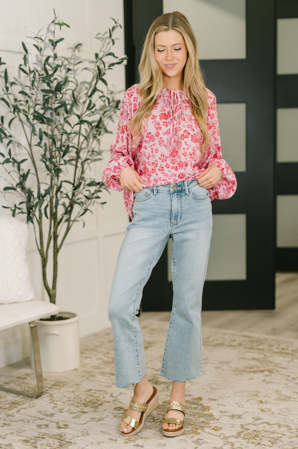 Garden Kiss V-Neck Puff Sleeve Blouse