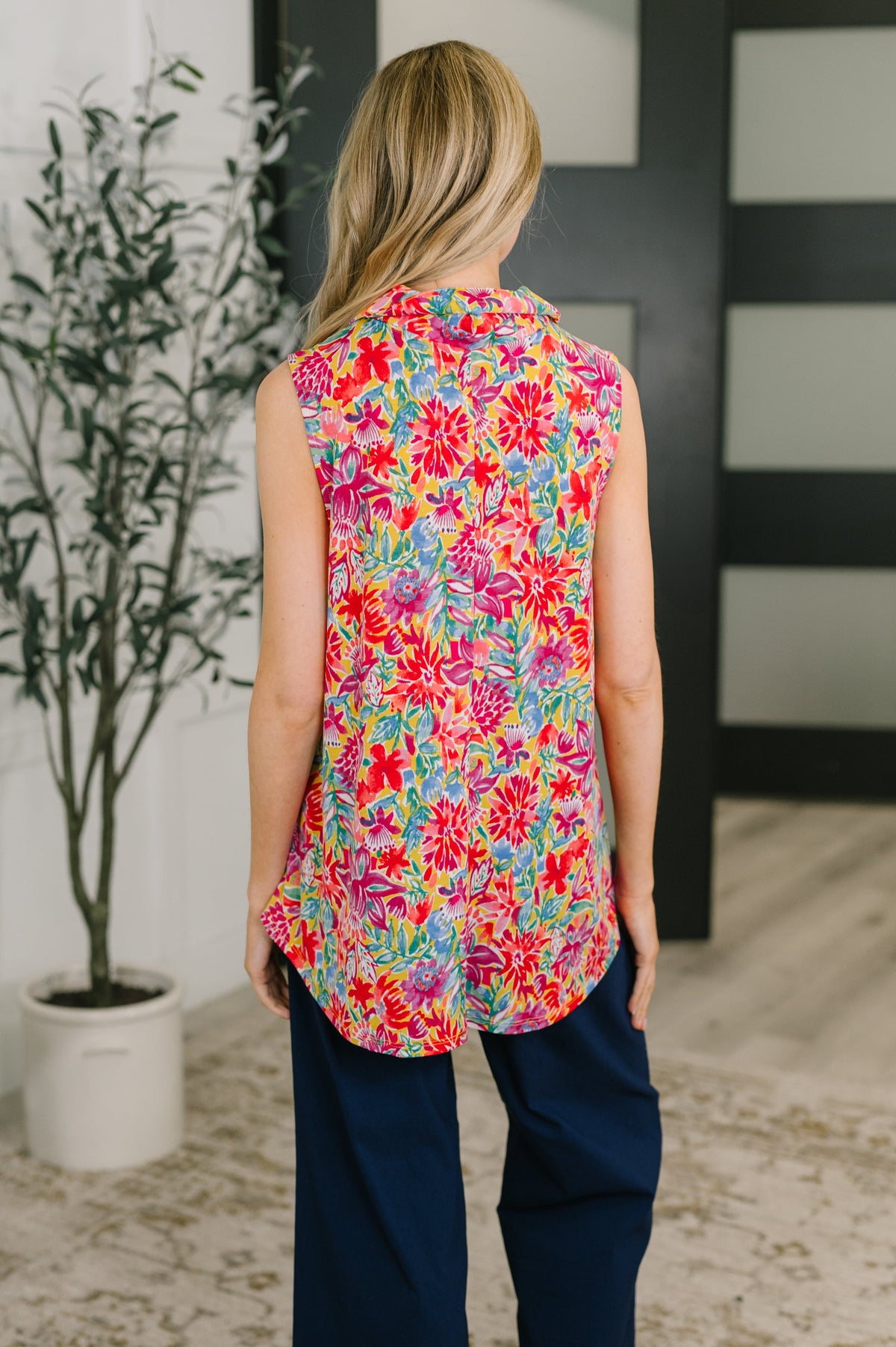 Sea Spray Collared Sleeveless Top in Island Bloom