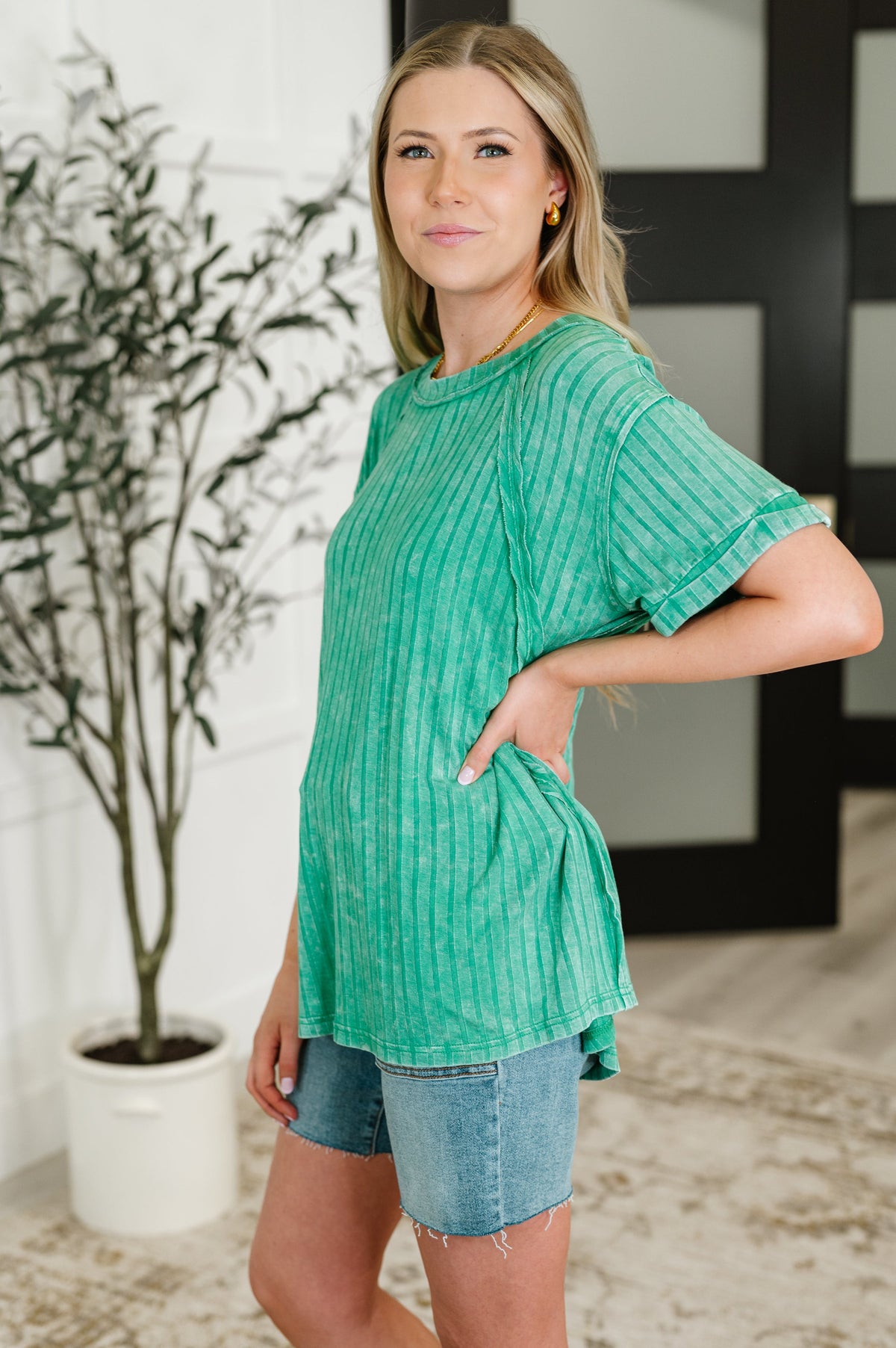 Sunday's Bestie Mineral Wash Top in Kelly Green