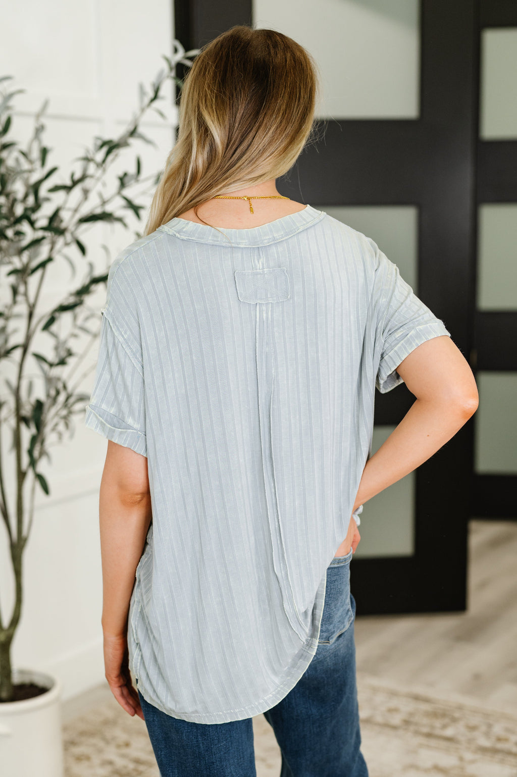 Sunday's Bestie Mineral Wash Top in Light Grey