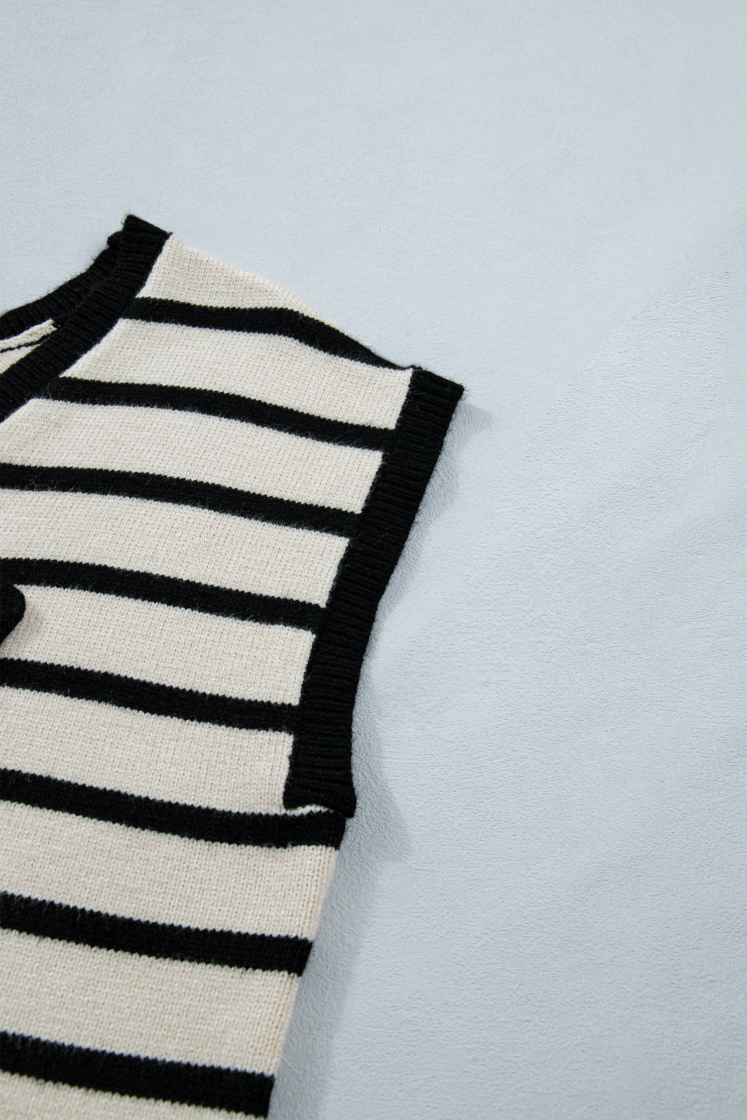 Black Stripe Bow Applique Short Sleeve Sweater